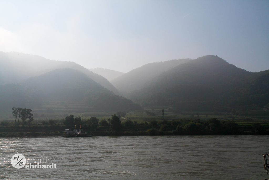 Blick über die Donau am Morgen