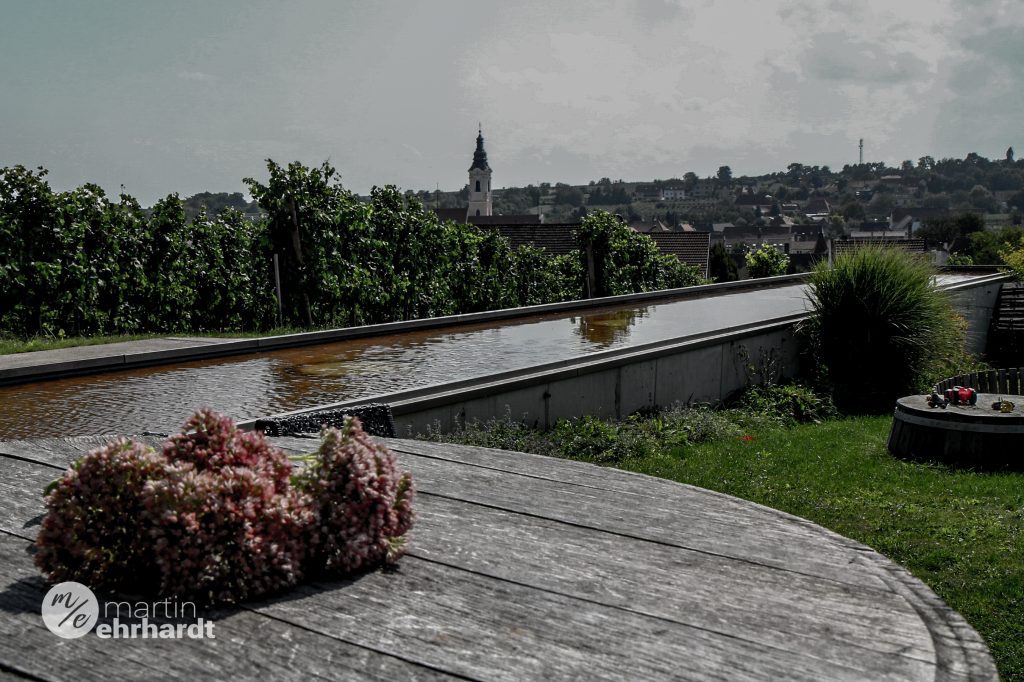 Blick von der Loisium Weinwelt auf Langenlois